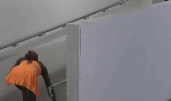 B体育-怒摔球拍被拍下！高芙不满澳网直播：我们一点隐私都没有了