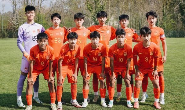 B体育-【热身赛】中国U16男足0比2不敌格勒诺布尔U17男足
